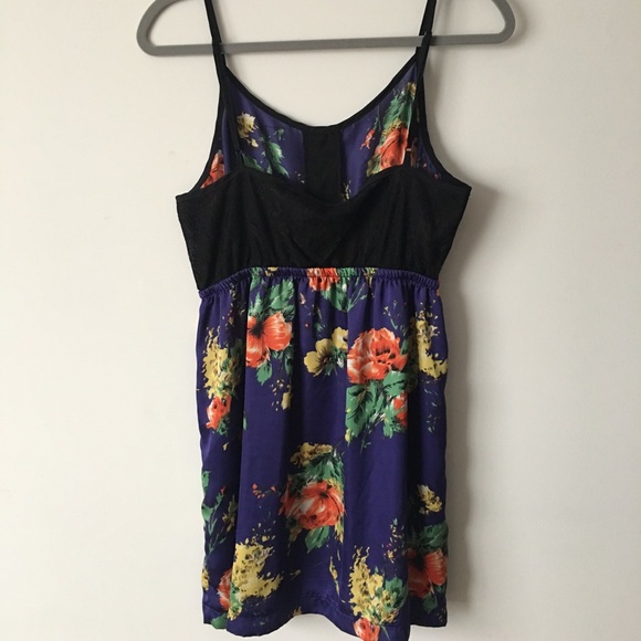 GORGEOUS Silky Floral Sundress - Picture 3 of 4